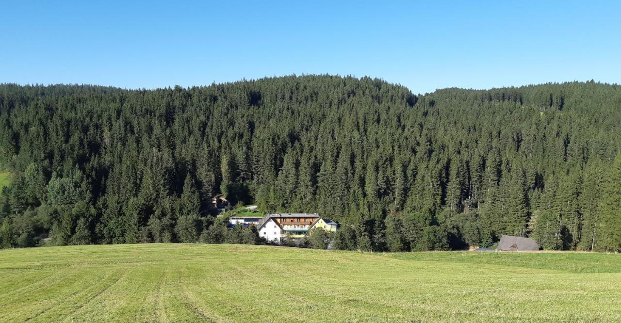 Gasthof Klug Zum Ehrensepp Modriach Exterior foto